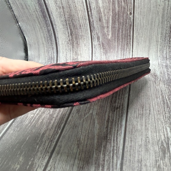 FENDI Vintage Zucca Burgundy & Black Long Zippy Logo Print Wallet - Picture 16 of 16
